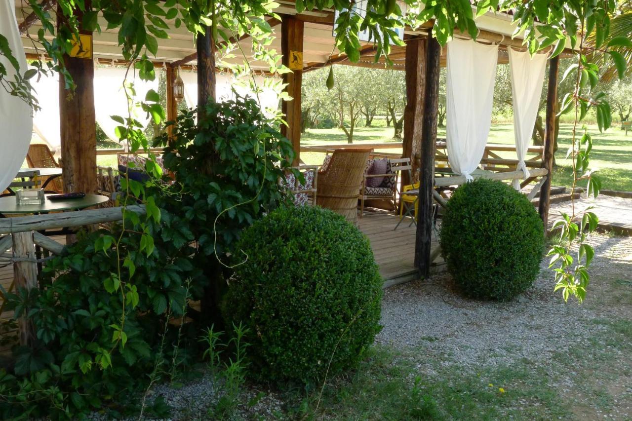 Les Piegonnaises - 2 Roulottes Villa Luaran gambar
