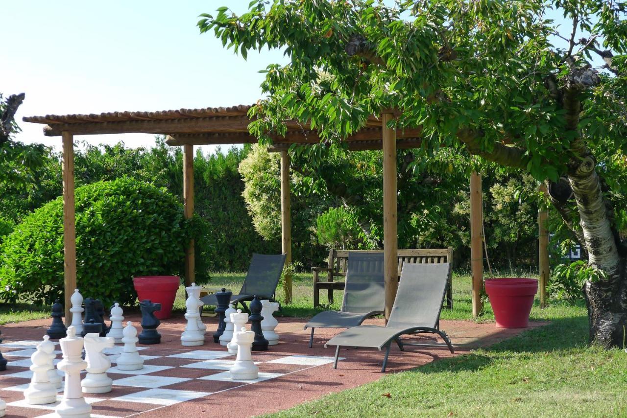Les Piegonnaises - 2 Roulottes Villa Luaran gambar
