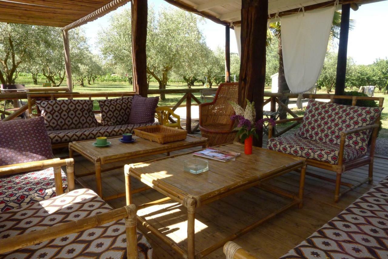 Les Piegonnaises - 2 Roulottes Villa Luaran gambar