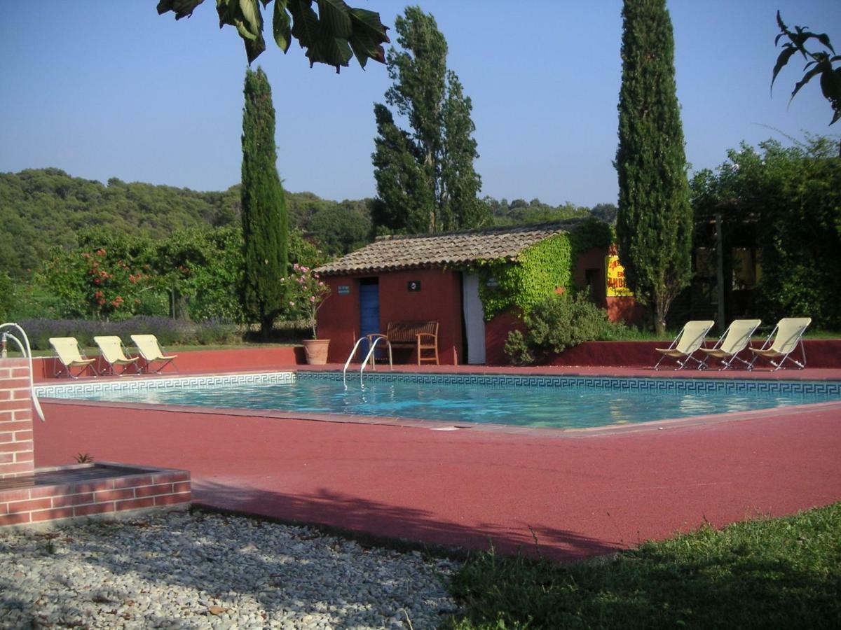 Les Piegonnaises - 2 Roulottes Villa Luaran gambar